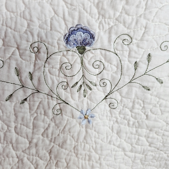 Embroidered Throw - Picture 3 of 5